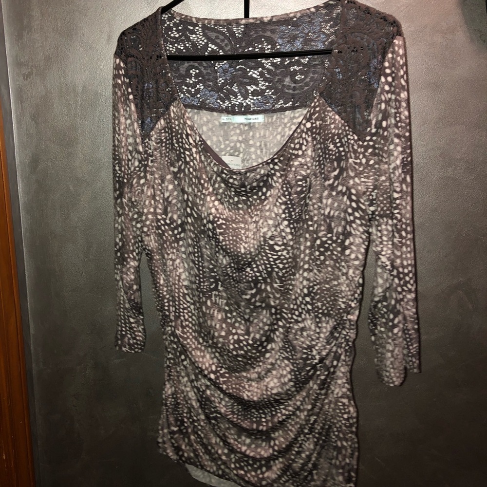 Women’s dress/Casual shirt.